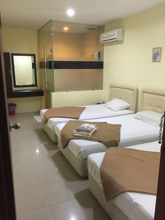 Rafayeh Hotel Seremban Kültér fotó